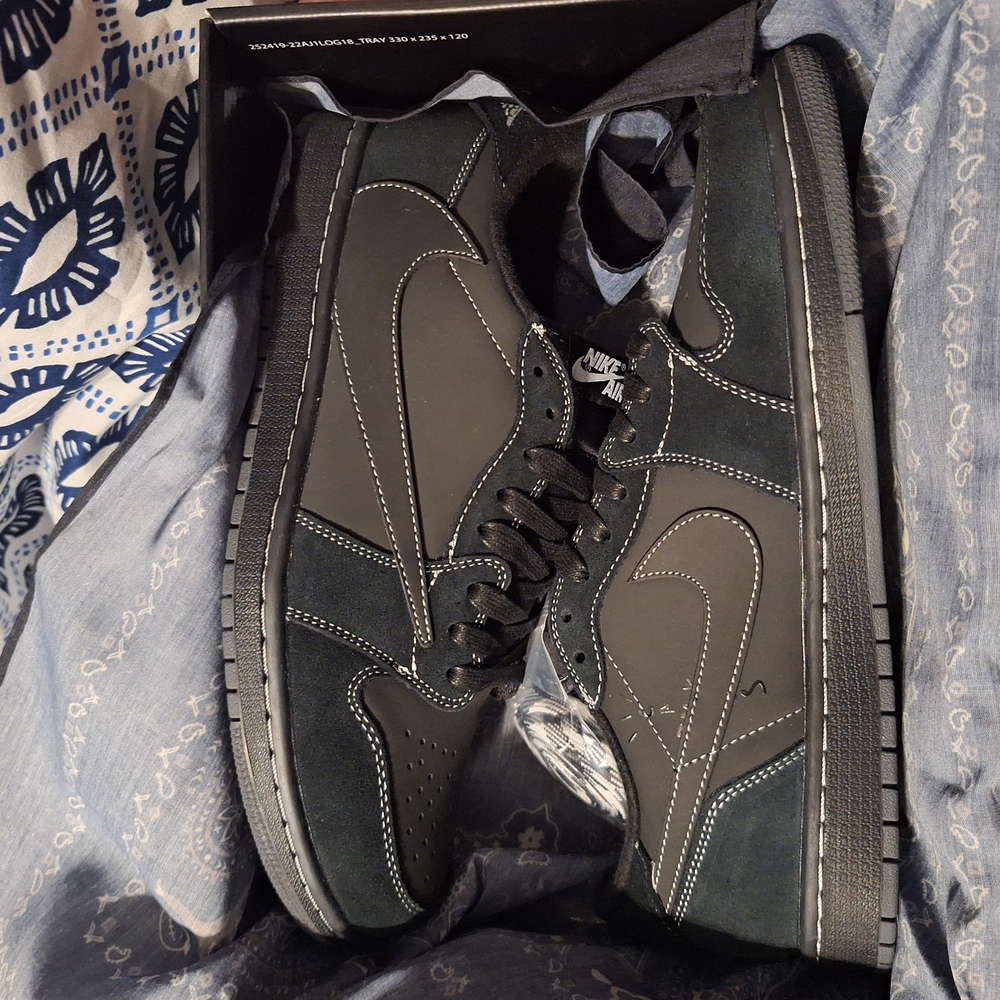 Nike Men's Black and Dark Gray Sneakers (Travis Scott Jordan 1s)